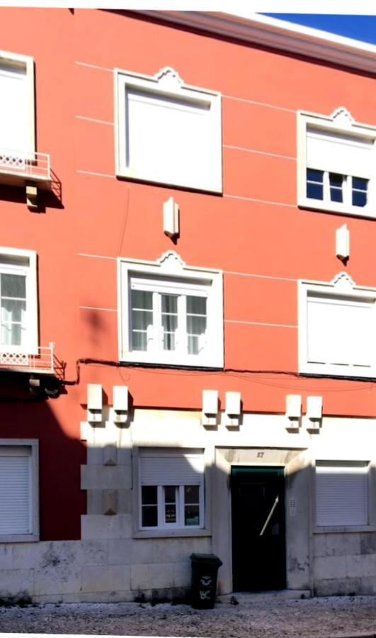 Sunny Apartment In A Typical Lisbon Neighborhood Екстериор снимка